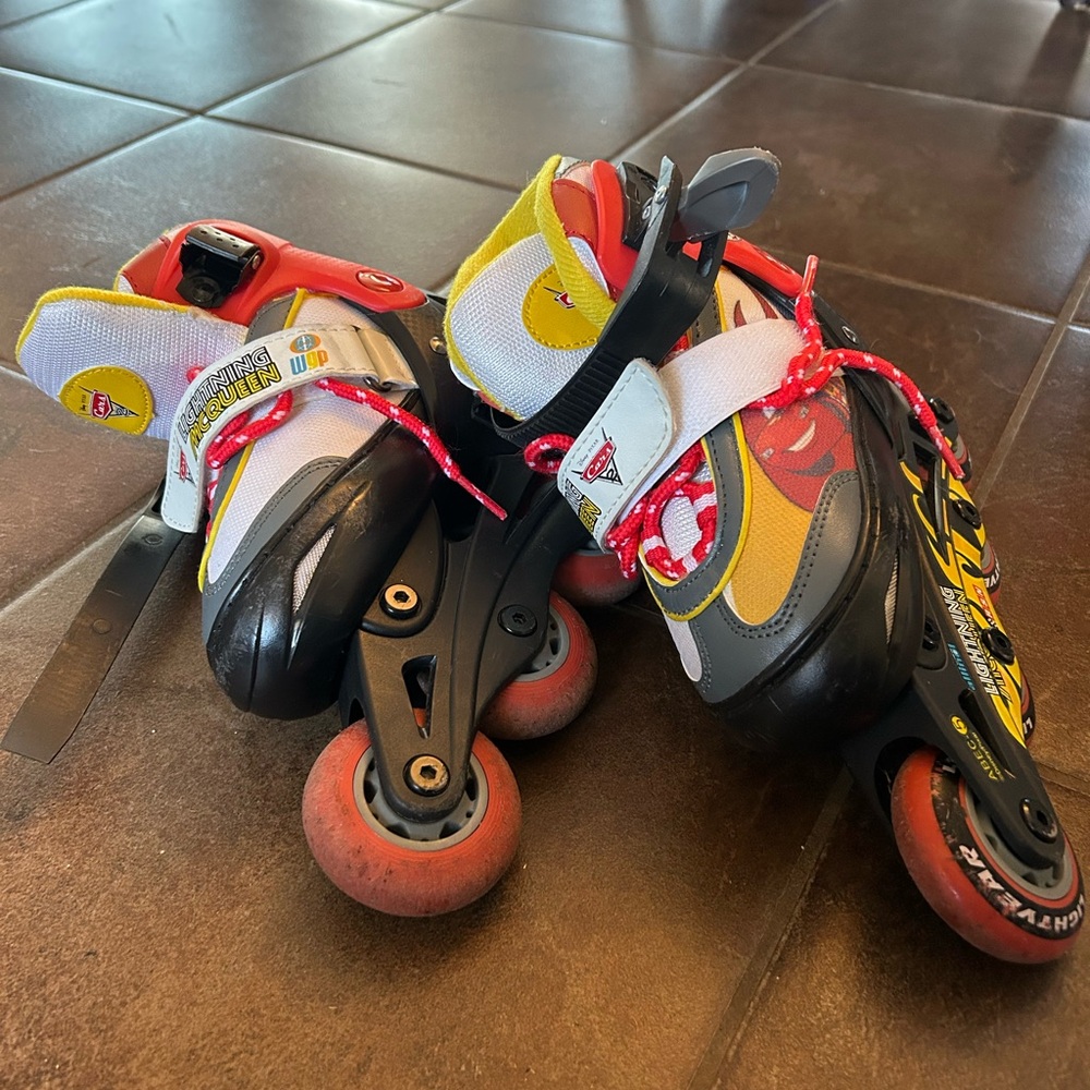 🐰🐰Disney Lighting McQueen Inline Skates - Red, Yellow, Black